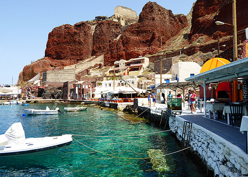 Hamnen i Amoudia under Oia på Santorini.