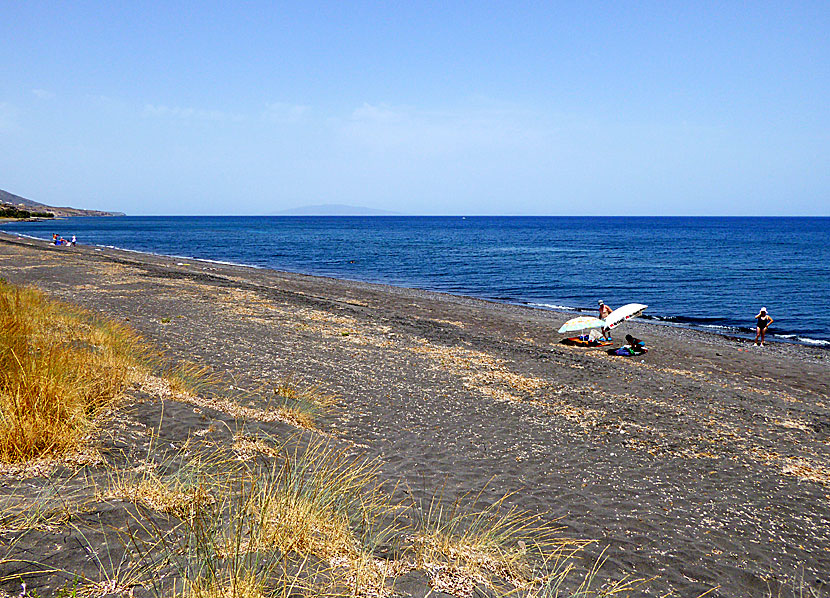 Santorinis bästa stränder. Monolithos beach.