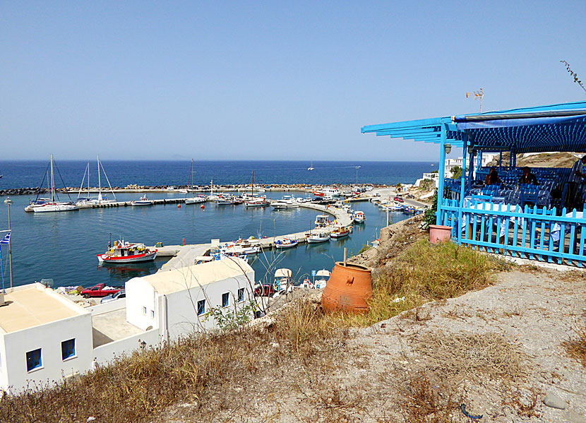 Småbåtshamnen i Vlychada på Santorini.
