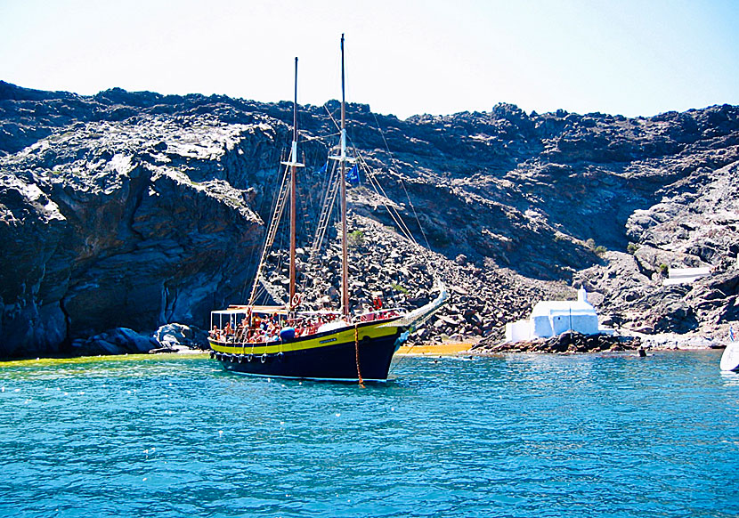 Agios Nikolaos church på vulkanen Palea Kameni utanför Santorini.