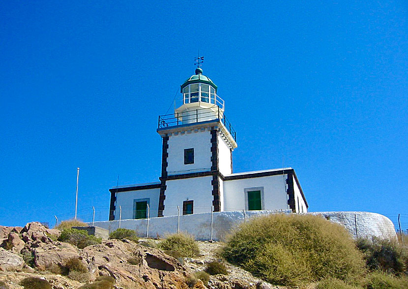 Fyren vid Cape Akrotiri på Santorini i Grekland.