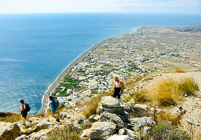 Vandra till Ancient Thira från Perissa på Santorini.