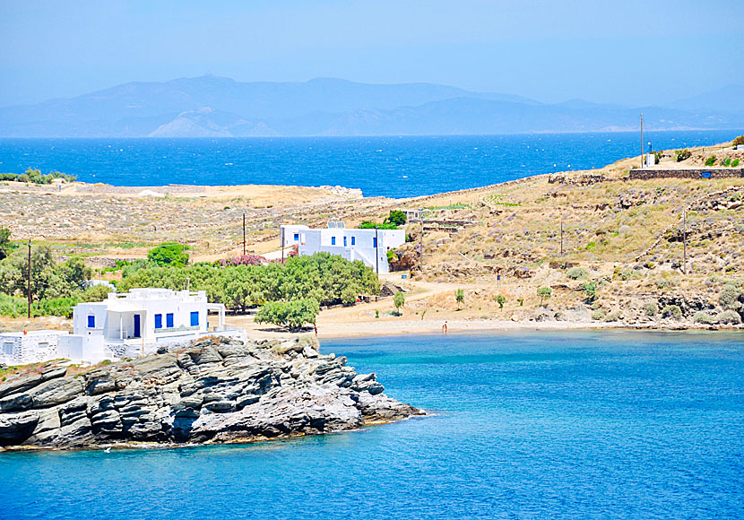 Fasolou beach i Faros på Sifnos i Kykladerna.