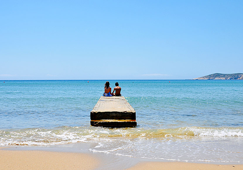 Den lilla bryggan i Platys Gialos på Sifnos är perfekt om man vill snorkla eller hoppa i det turkosa havet. 