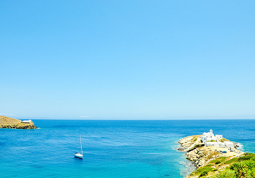 Segla till Sifnos i Kykladerna i Grekland.     