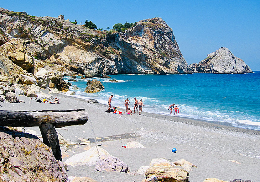 Kastro beach och Taverna på norra Skiathos i ögruppen Sporaderna. 