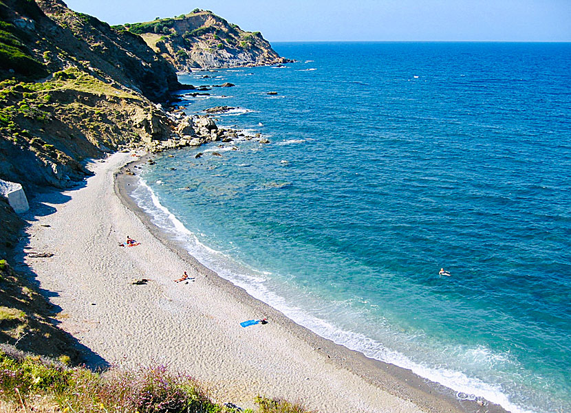 Stigero och Little Banana beach är två av Skiathos nudiststränder. 