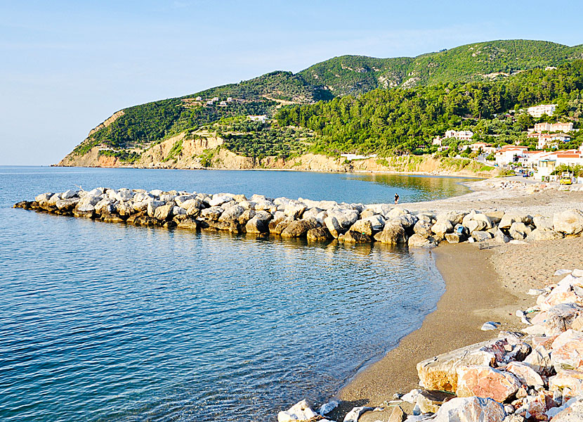 Skopelos bästa stränder.  Skopelos stad beach.