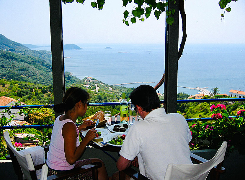 Missa inte byn Glossa när du reser till Loutraki på Skopelos.