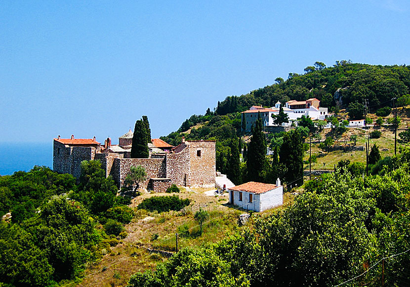 Timios Prodromos Monastery ligger ovanför Agia Varvara Monastery på Skopelos.