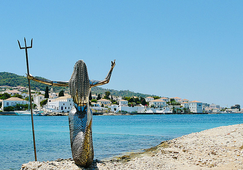 Mermaid sculpture. Spetses. Natalia Mela.