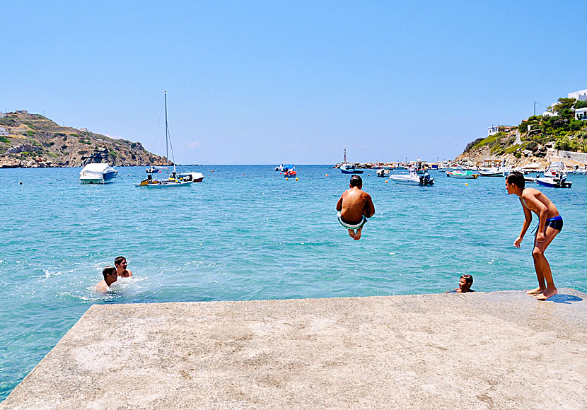 Dyka, snorkla och bada vid Kini beach på Syros.