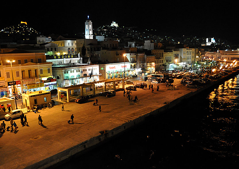 Hamnen i Ermoupolis på Syros.