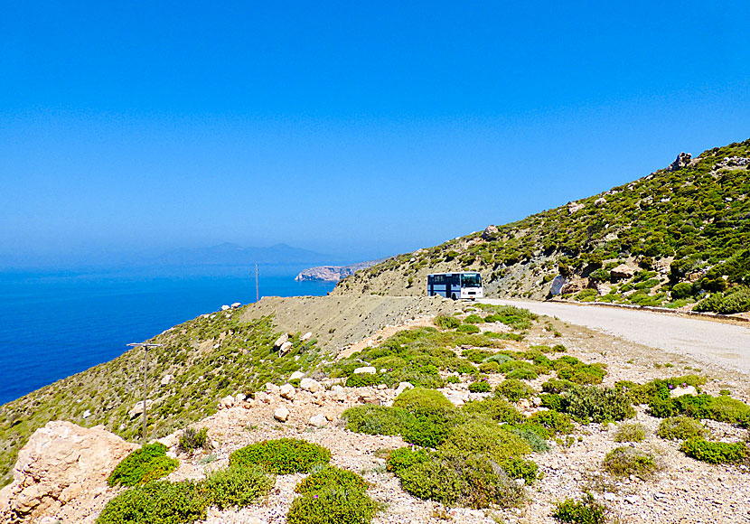 Buss till klostret Agios Panteleimon går varje söndag och utgår från torget i Livadia.