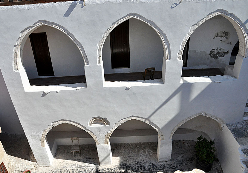 Munkceller i klostret Agios Panteleimonas monastery på Tilos.
