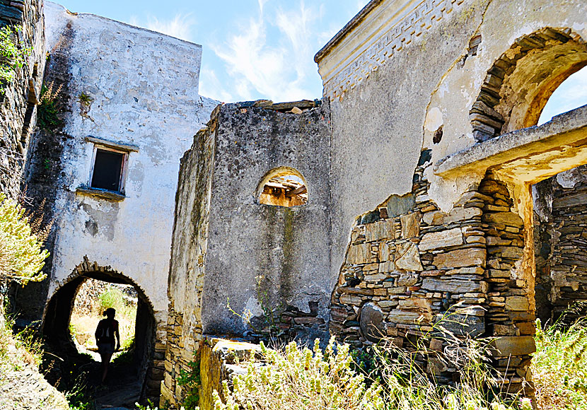 Monastiria är en av många mycket vackra och intressanta byar på Tinos.