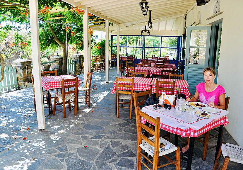 Taverna Pentostrato. Mesi. Tinos.