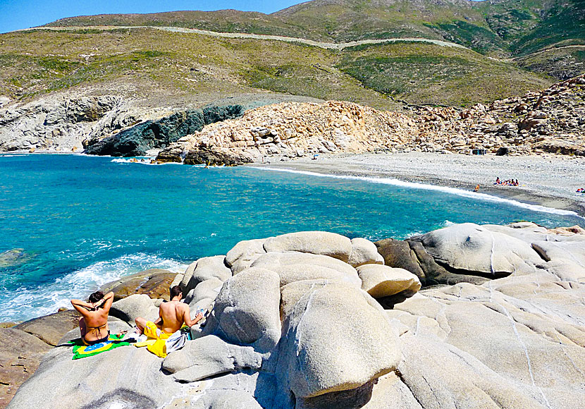 Klippbad vid Livada beach på Tinos.