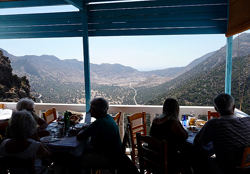 Taverna To Balkoni i Emborio får du inte missa när du reser till Nisyros.
