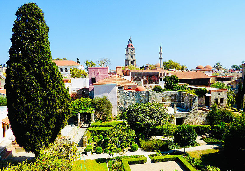 Missa inte en rundtur på ringmuren i Rhodos gamla stad.