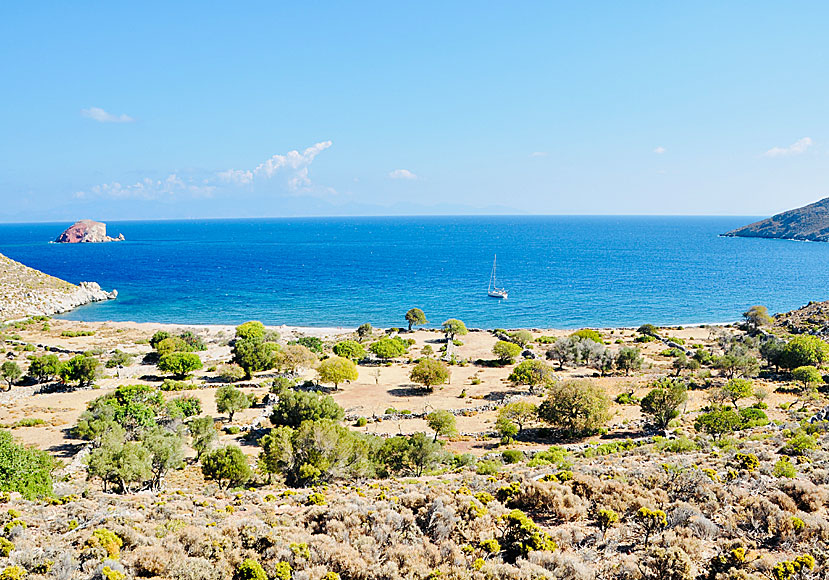 Lethra beach är en av den bästa stränderna på Tilos i Dodekaneserna. 