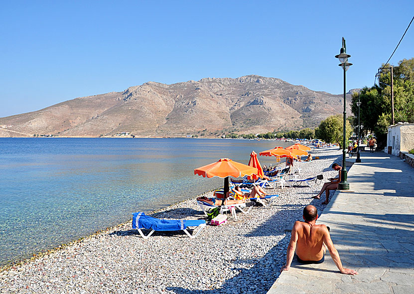 Längs den bilfria strandpromenaden i Livadia ligger många bra restauranger och tavernor. 