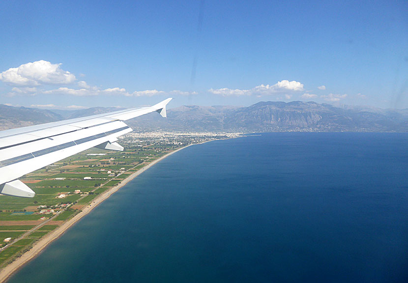 Flyga till Kalamat på Peloponnesos i Grekland.