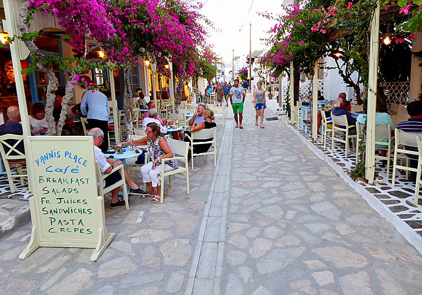 Tavernor, restauranger och barer i Chora på Antiparos.