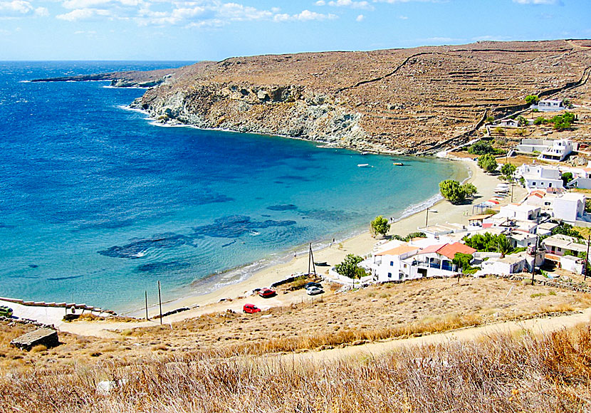 Kanala beach under klostret Panagia Kanala.