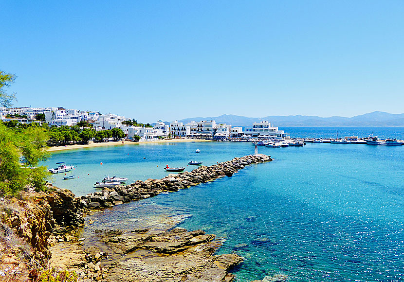 Piso Livadi på Paros i Grekland är en pittoresk by med flera fina stränder, bra hotell och restauranger. 