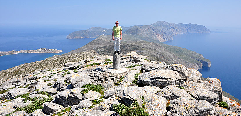 Profitis Elias på Amorgos ligger 698 meter över havet, och högsta berget på Samothrake, Fengari, ligger 1 611 meter över havet.