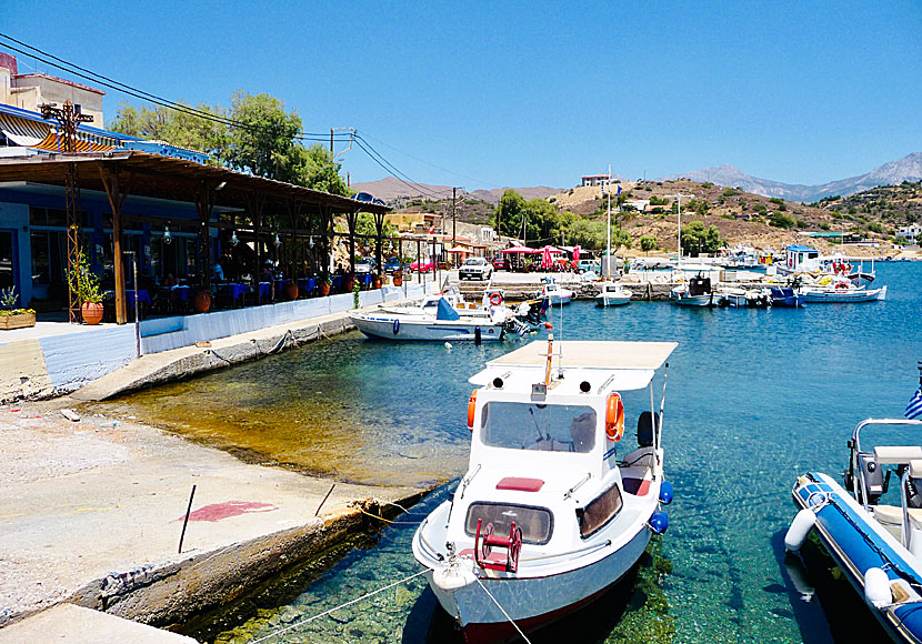 I den mysiga fiskebyn Limnia på sydvästra Chios finns en strand och flera bra restauranger. 