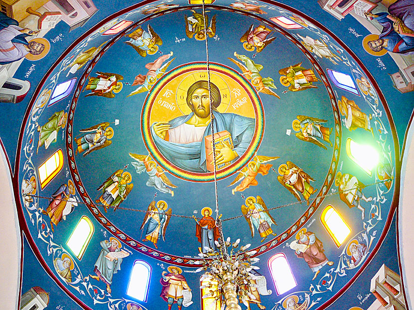Agioi Anargyroi på Agistri är en av Saroniska övärldens vackraste kyrkor. 
