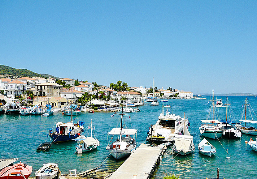 Palio Limani är den gamla delen av Spetses stad och är mycket vacker.