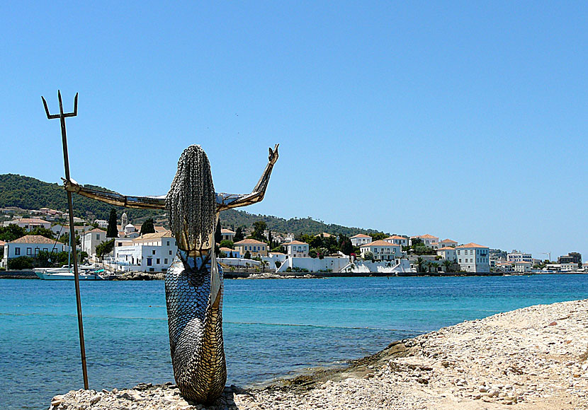 Missa inte den fantastiska skulpturparken i Palio Limani när du är på Spetses. 