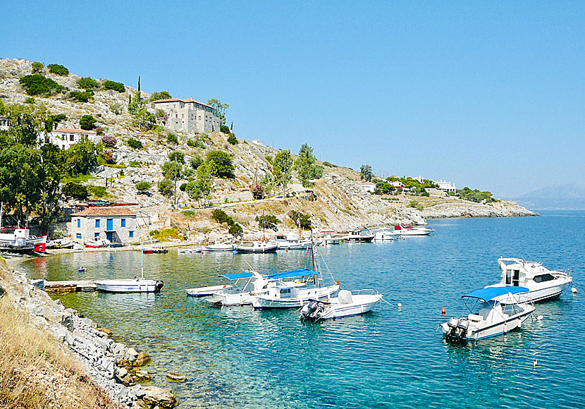 Mandraki beach på Hydra.