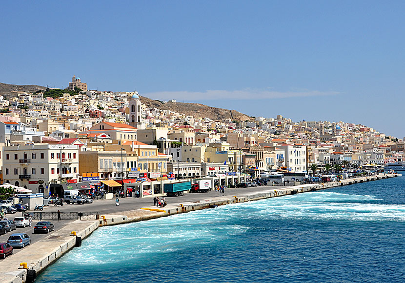 Hamnen i Ermoupolis på Syros i Kykladerna.