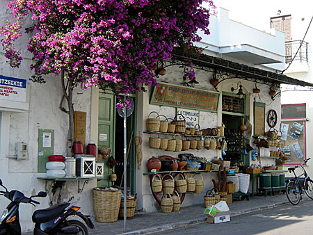 Diverseaffären på Papavassiliougatan. Naxos.