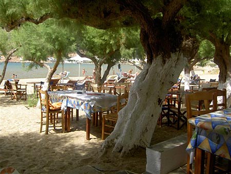 Strandservering i Kamares på Sifnos.