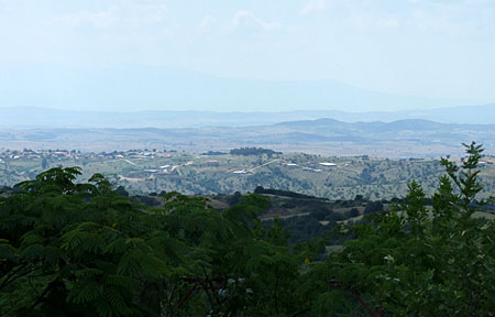 Halkidiki. Vyerna runt byn utanför Kilkis.