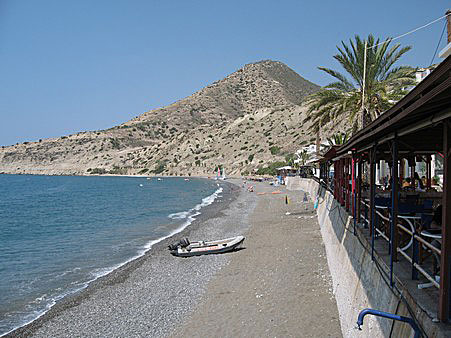 Färja till Sitia, Kreta. Buss över bergen med vidunderliga olivodlingar.