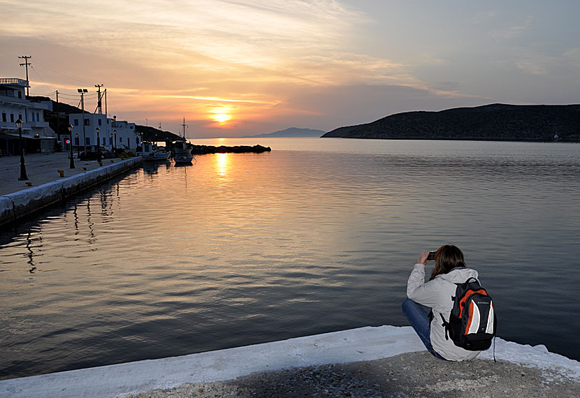 Solnedgången i Katapola på Amorgos i Grekland.