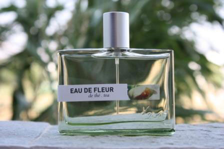 Eau de fleur de thé.