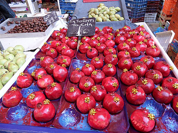 Julfrukter på grönsaksmarknaden i Pireus.