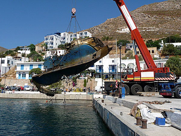 Flyktingbåt i Livadia på Tilos.