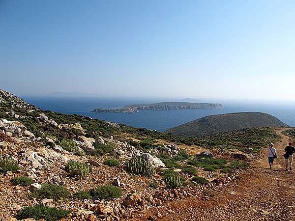 Vandra till Kefalosgrottan på Kalymnos.