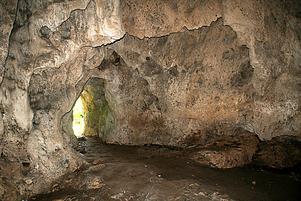 Grottan Drakotrypas på Thassos.